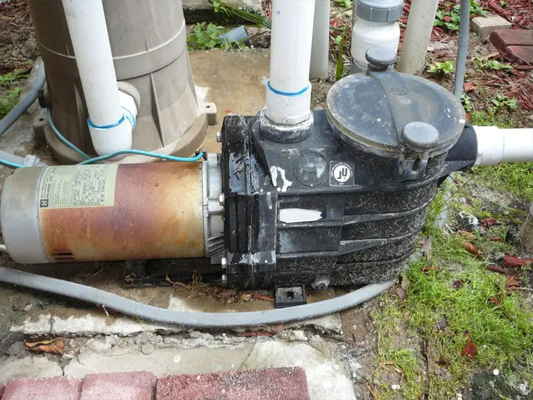 Pompe piscine qui a tourné sans eau