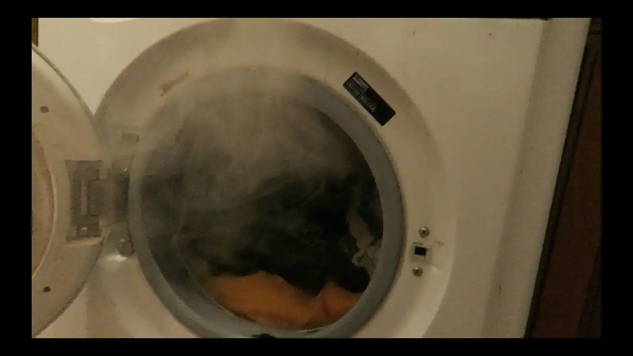 Lave linge qui fume