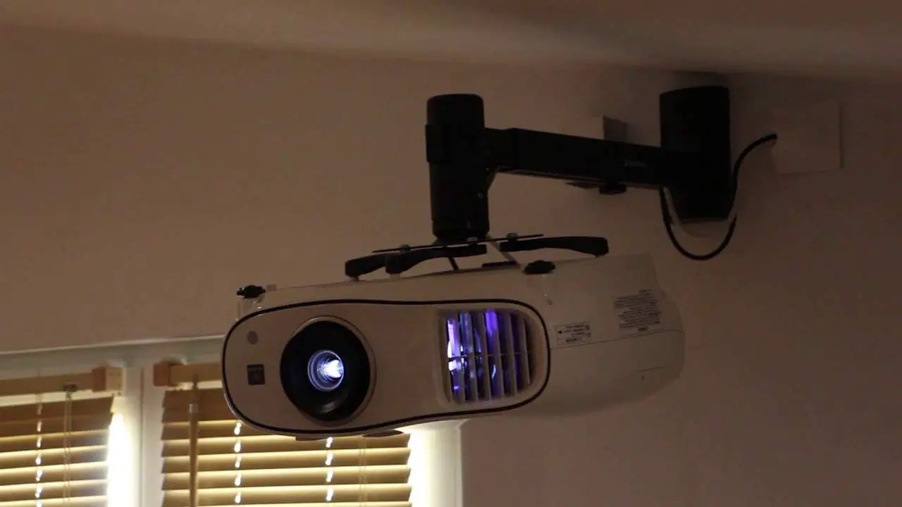 Que faire avec un vidéo-projecteur qui clignote ?